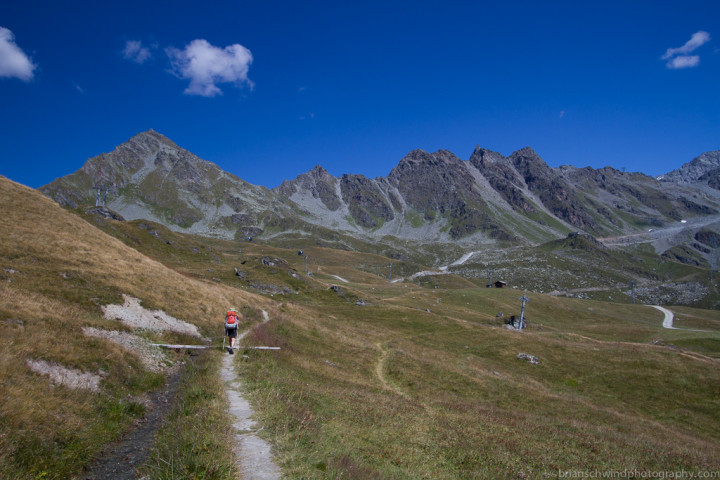 Denise on the final approach to Cabane du Mont Fort Denise on the final approach to Cabane du Mont Fort