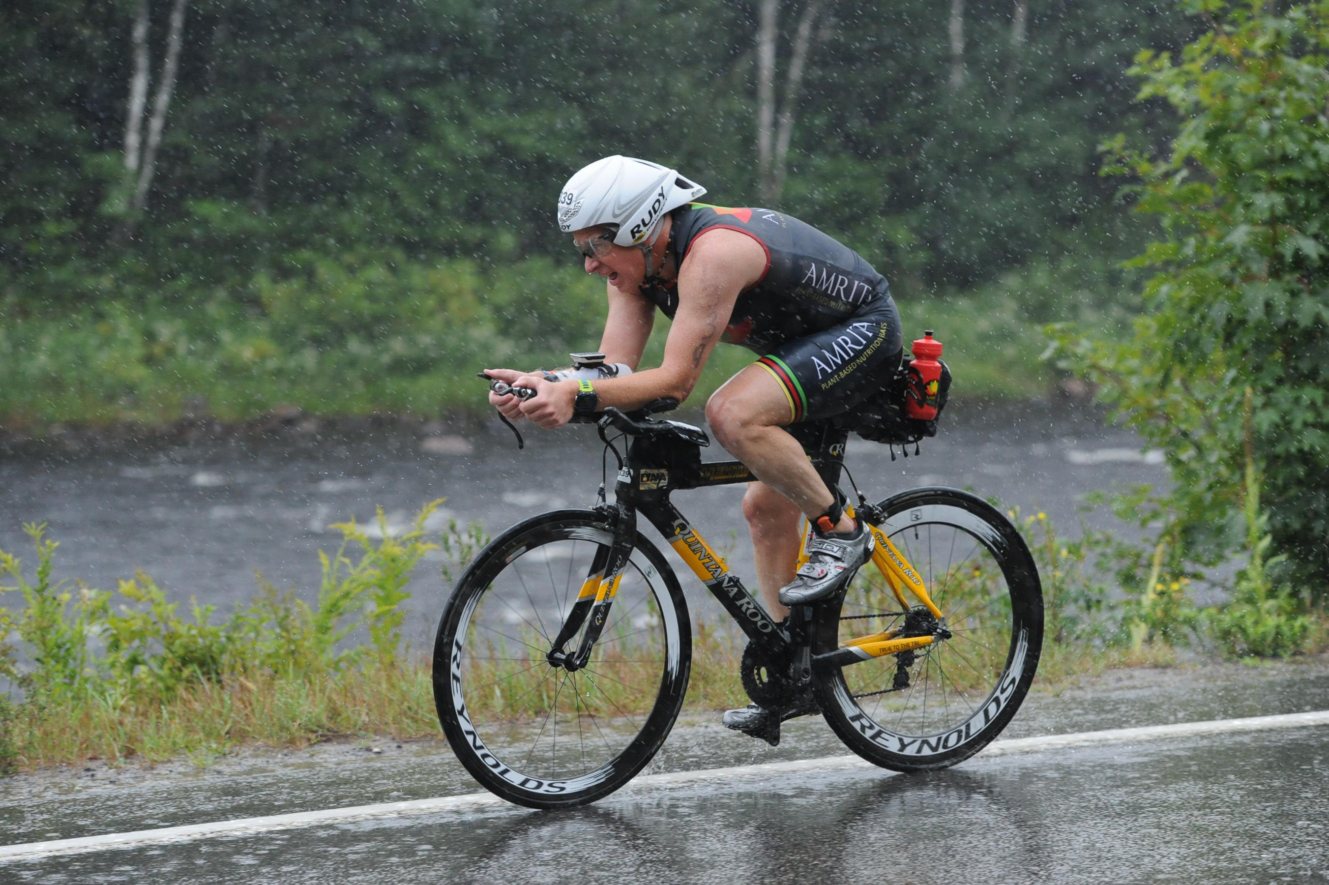 Ironman Mont-Tremblant 2016 - Bike - Weathering the storm!